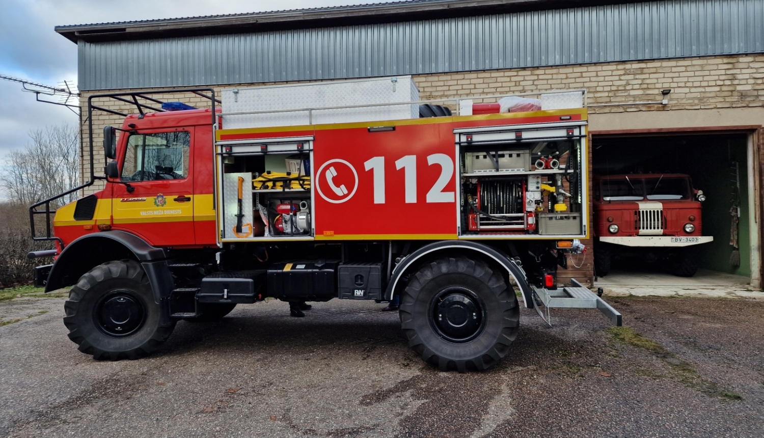 Mercedes Benz Unimog U4023