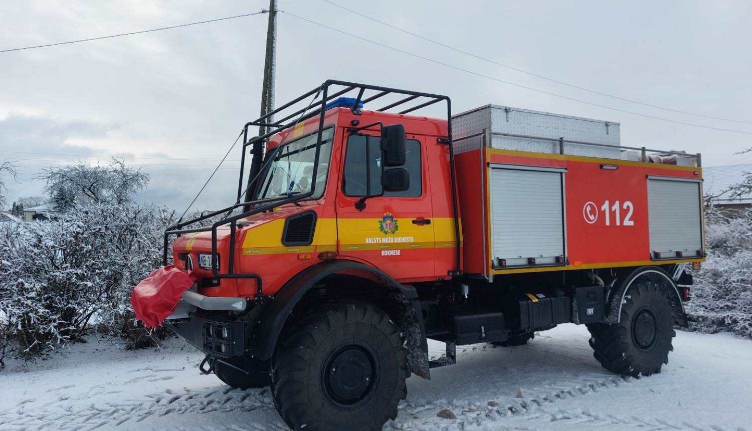 auto meža ugunsgrēku dzēšanai